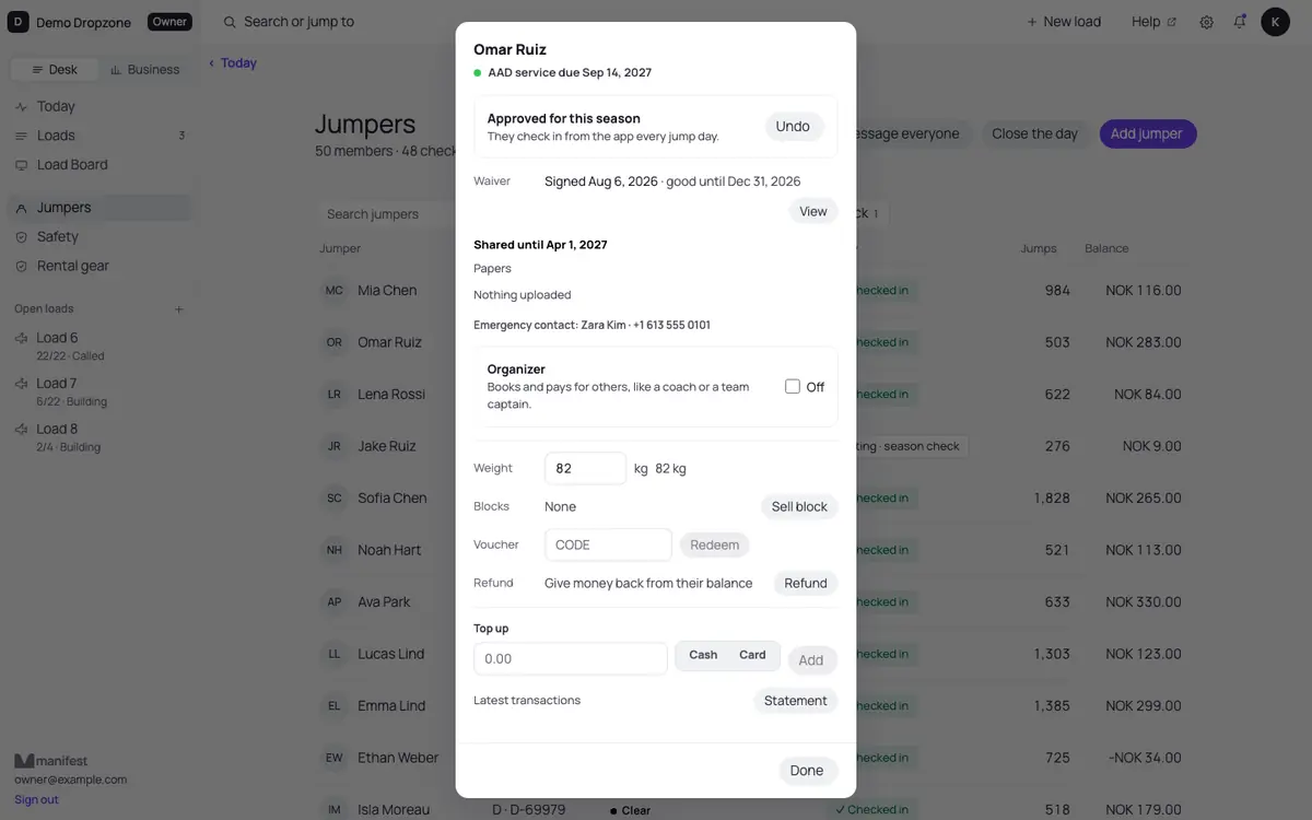 A jumper account in Manifest Desk with the Top up field and Cash and Card buttons